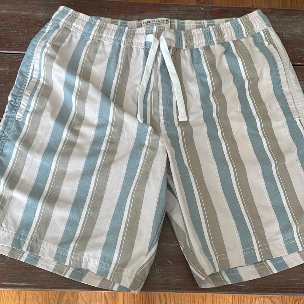 Men’s size large shorts
